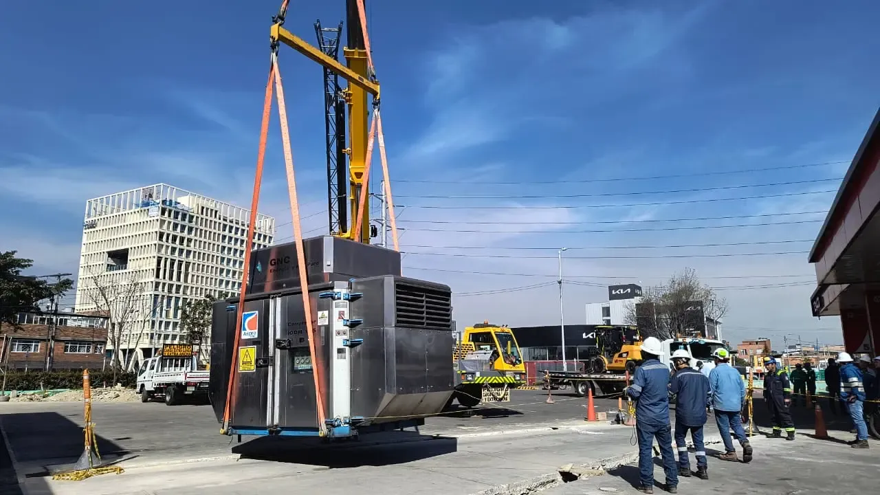 Equipo de WT Ingelec realizando montaje eléctrico industrial